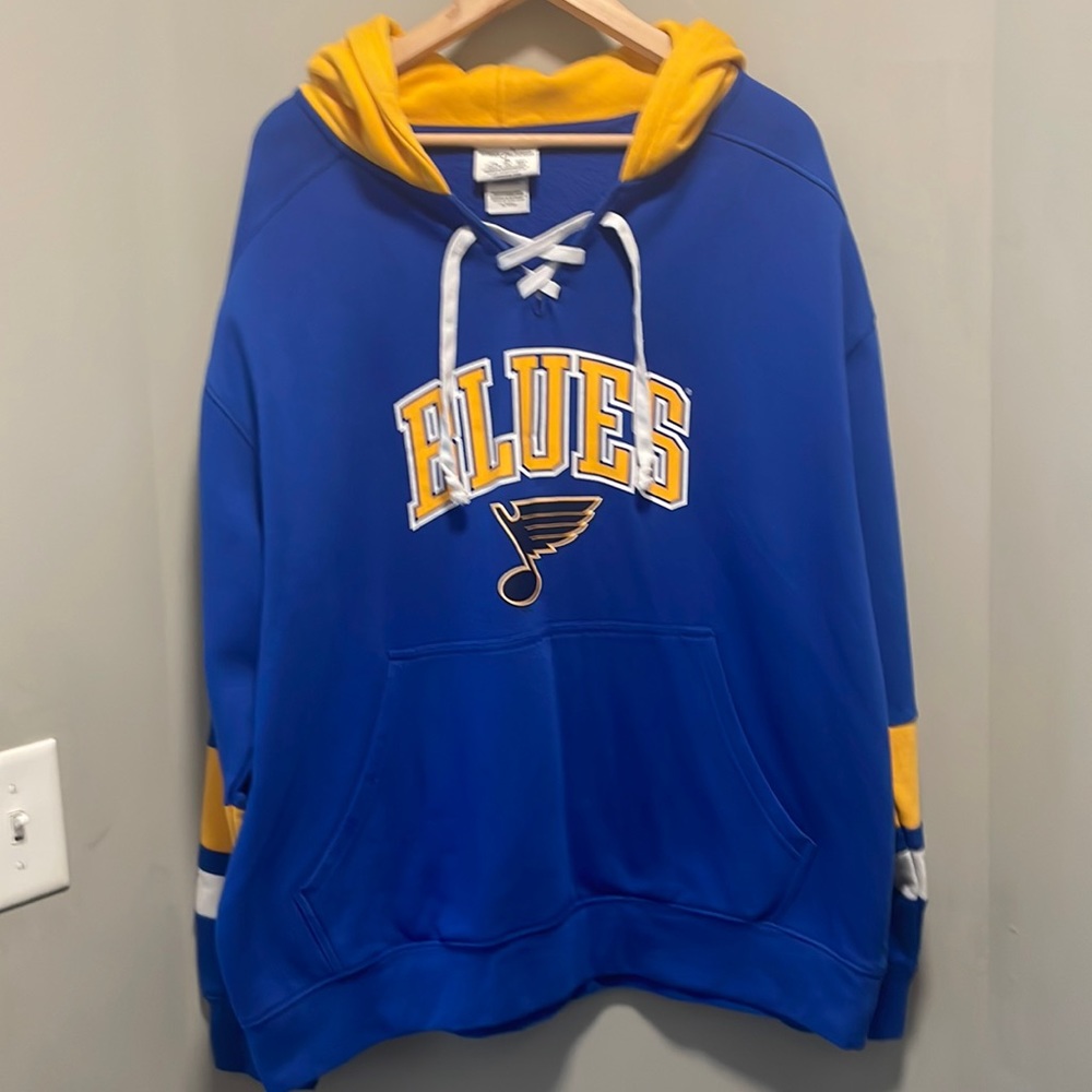 St. Louis Blues sweatshirt
